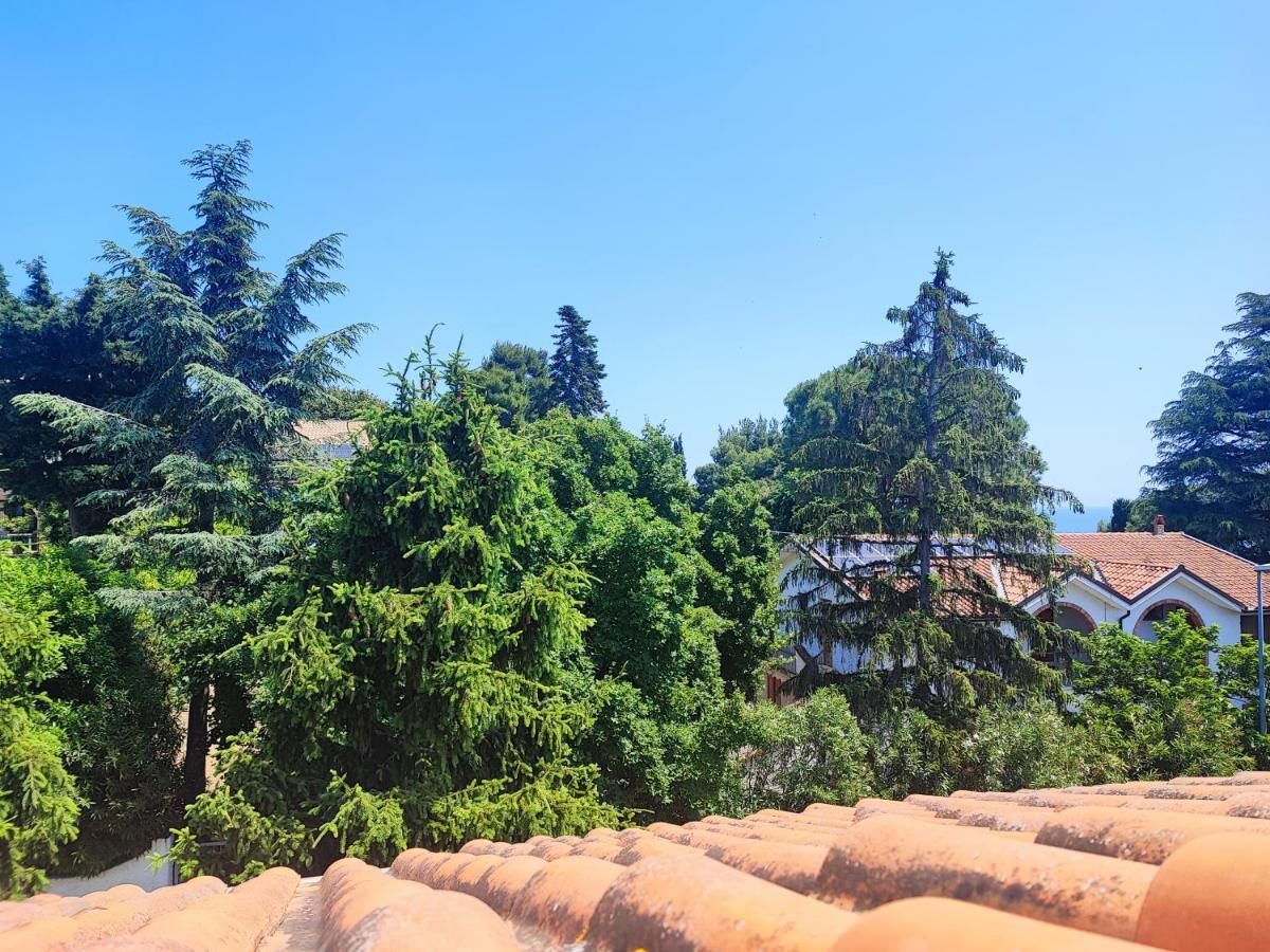 Casa Nadia A Pochi Passi Dal Mare Con Garage, Terrazza E Sala Giochi Lägenhet Numana Exteriör bild